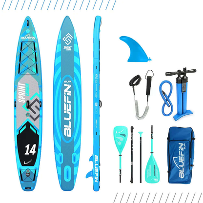 Blauwe opblaasbare paddleboard met middenvin, peddel, pomp, leash en draagtas.